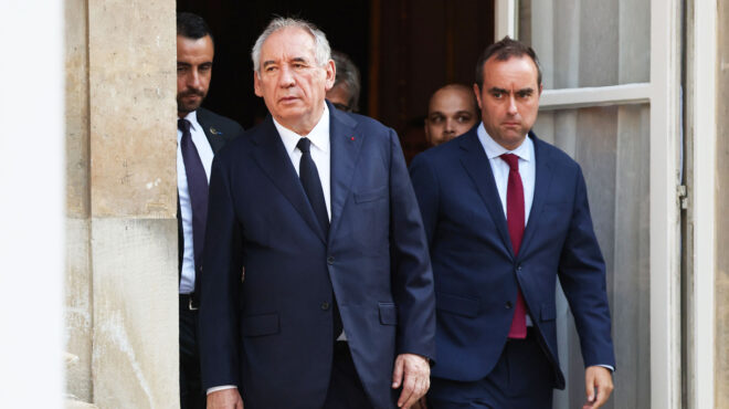 γαλλία-το-στοίχημα-του-μακρόν-με-τον-λε-563804998