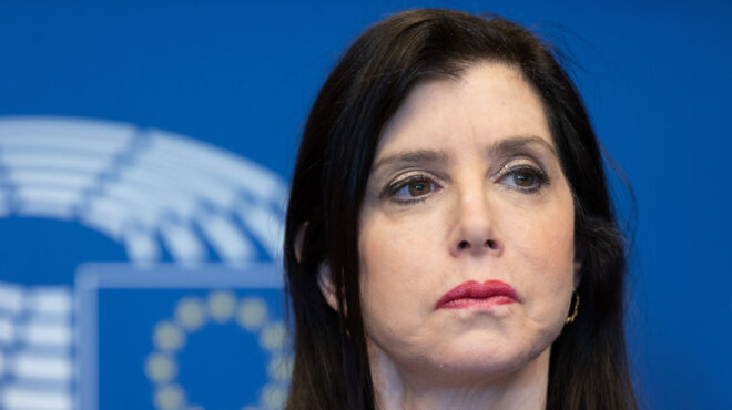 διαρροή-emails-αποδήμων-σε-δίκη-η-αννα-μισέλ-563792293