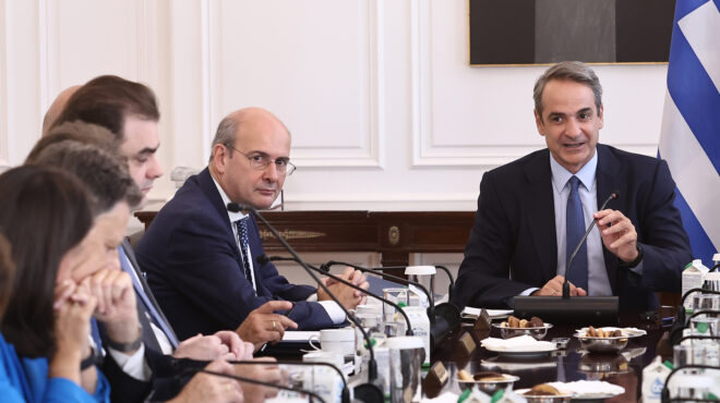 θεωρείο-το-γκρουπ-των-πέντε-στο-whatsapp-563803423