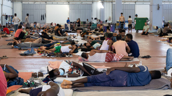 αγιά-ακόμα-μία-νύχτα-έντασης-στο-κέντρ-563818711