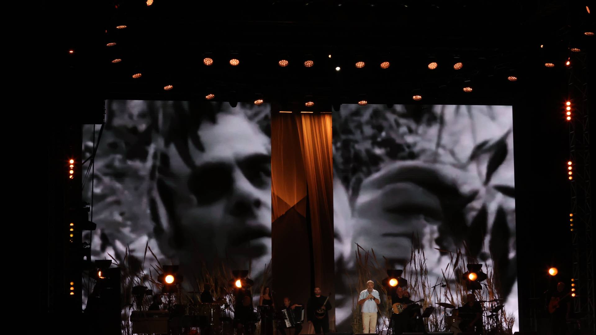 Ενθουσιασμός και συγκίνηση στη συναυλία για τον Καζαντζίδη-5