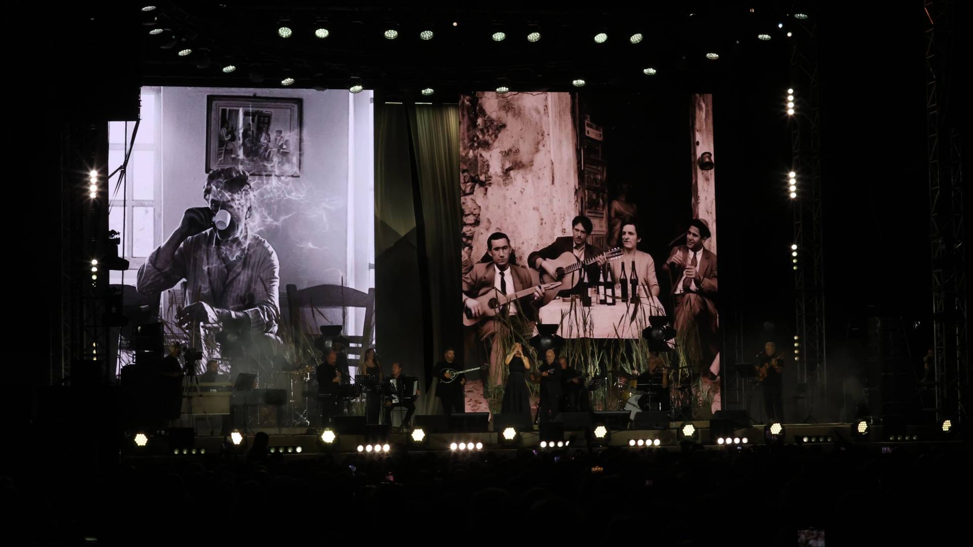 Ενθουσιασμός και συγκίνηση στη συναυλία για τον Καζαντζίδη-1