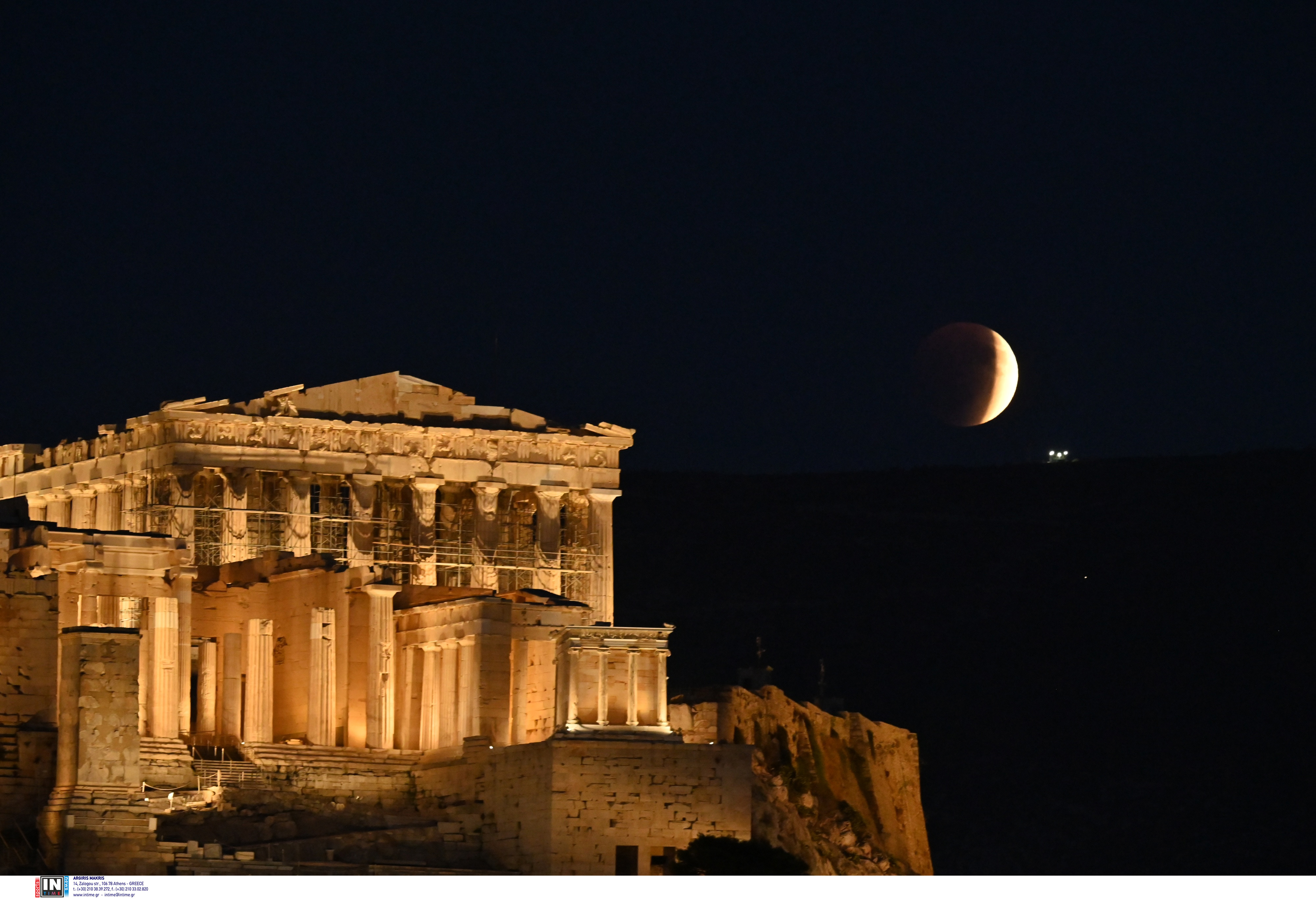 Ολική έκλειψη Σελήνης – Εικόνες από τον αθηναϊκό ουρανό-3