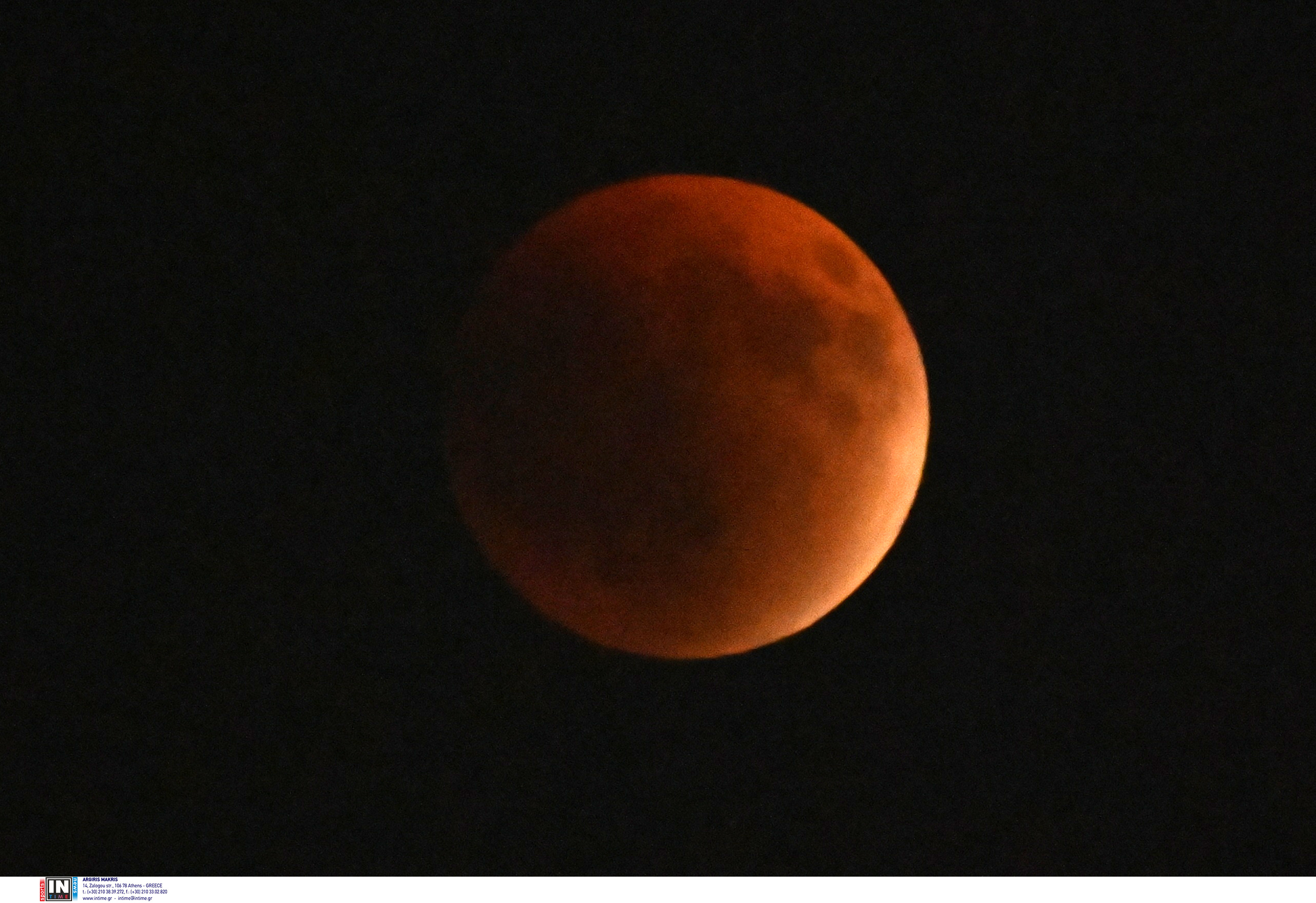 Ολική έκλειψη Σελήνης – Εικόνες από τον αθηναϊκό ουρανό-2