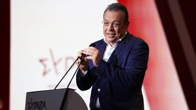 πυρά-φάμελλου-κατά-των-κομμάτων-της-κε-563807134