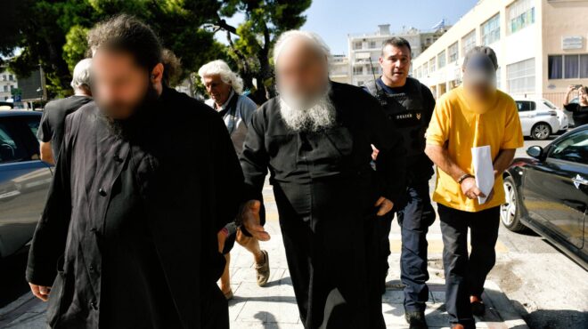 μονή-μεγάλου-σπηλαίου-τι-ισχυρίστηκε-563811883