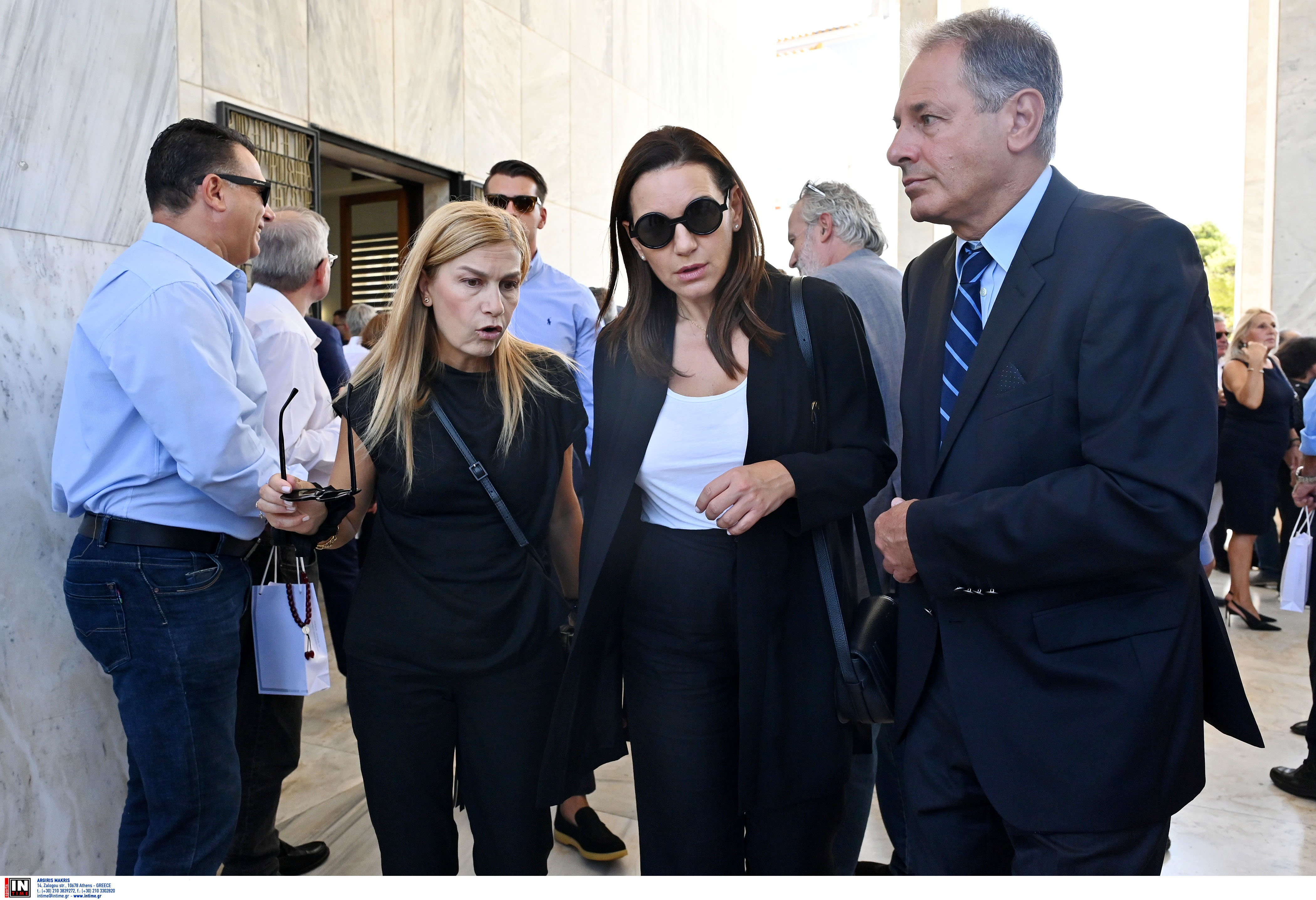 Λένα Σαμαρά: Στο Α’ Νεκροταφείο η οικογένειά της για το μνημόσυνο-8