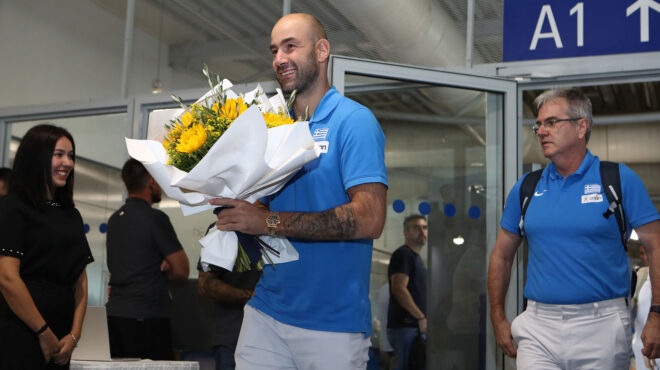 eurobasket-2025-η-εθνική-έφτασε-στην-αθήνα-υπό-τους-563813686