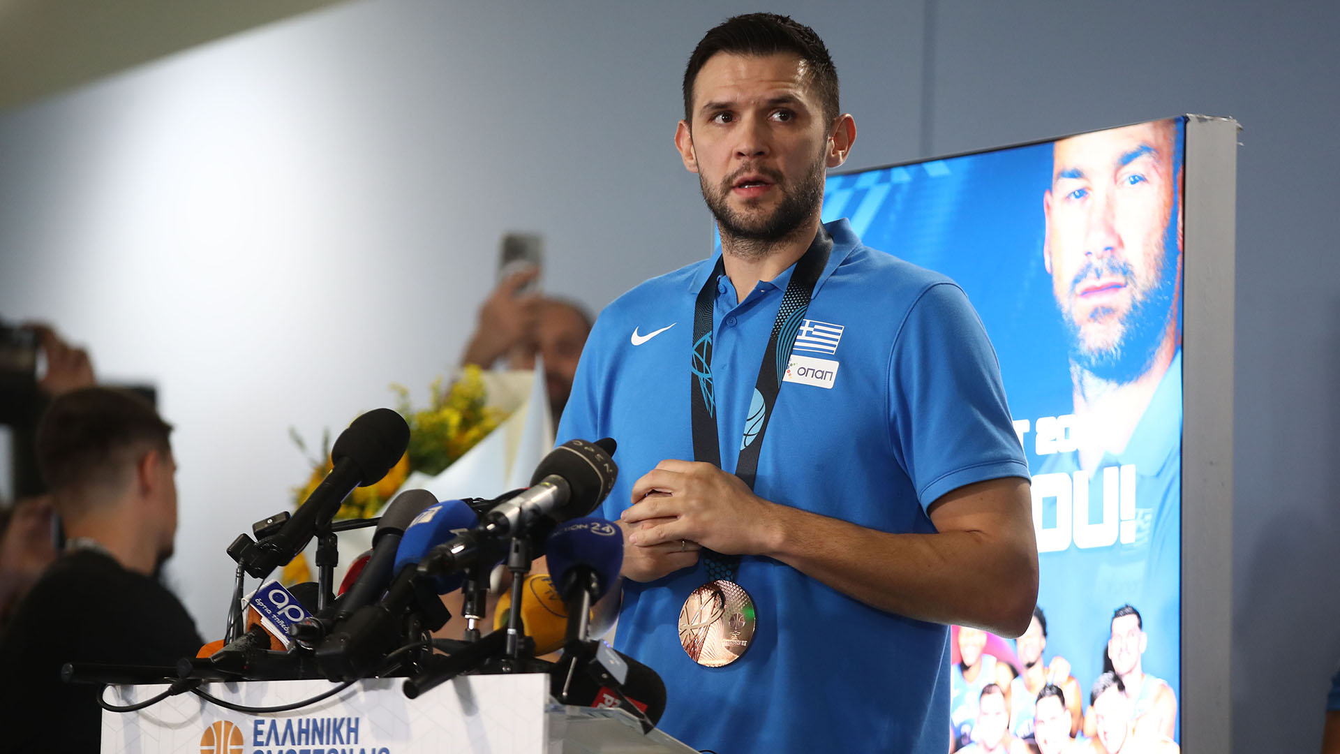 Eurobasket 2025: Η Εθνική έφτασε στην Αθήνα υπό τους ήχους του «Final Countdown» [φωτογραφίες]-3