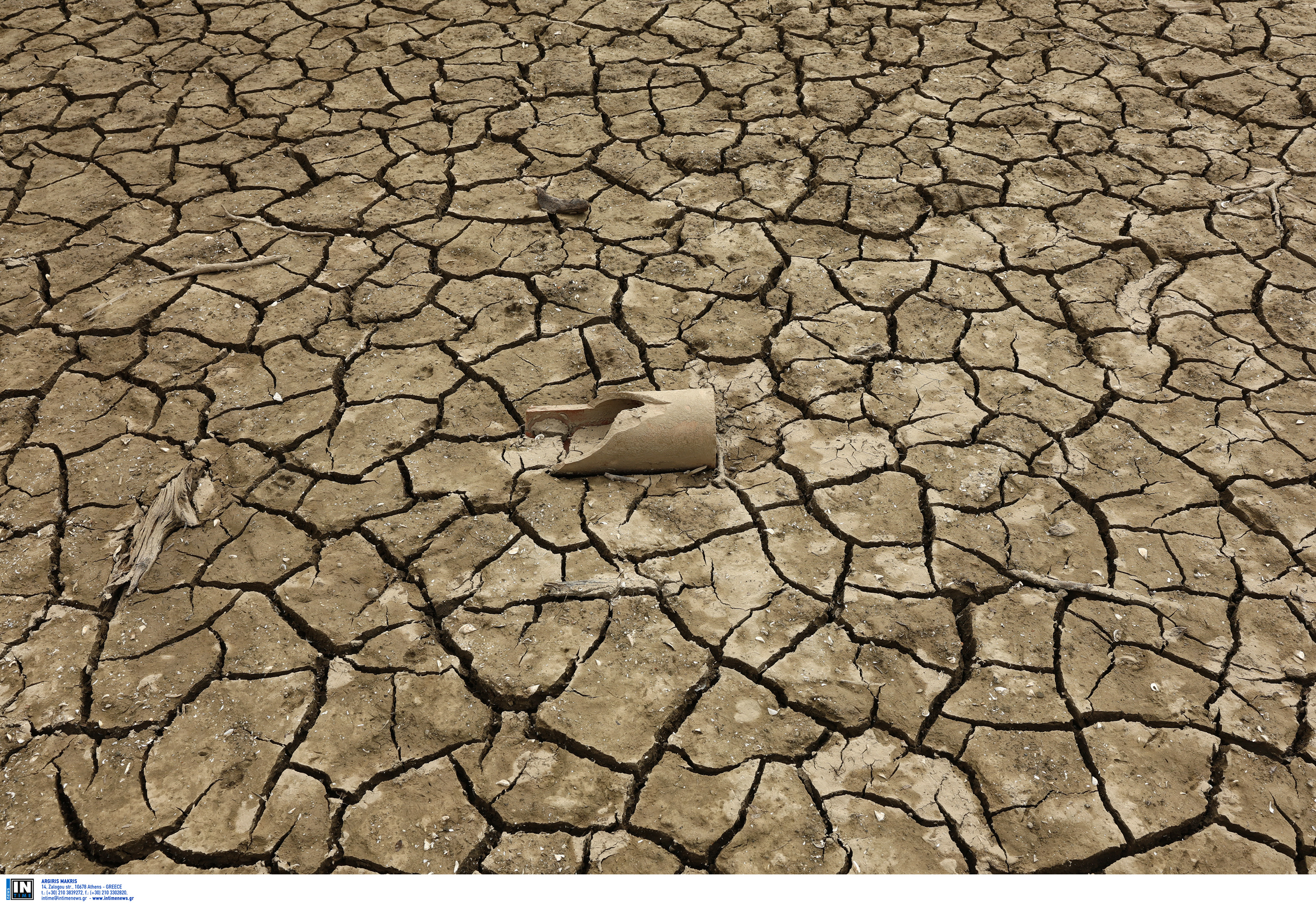 Στερεύει ο Μόρνος: Στην επιφάνεια ξανά το βυθισμένο χωριό Κάλλιο λόγω παρατεταμένης ανομβρίας-4