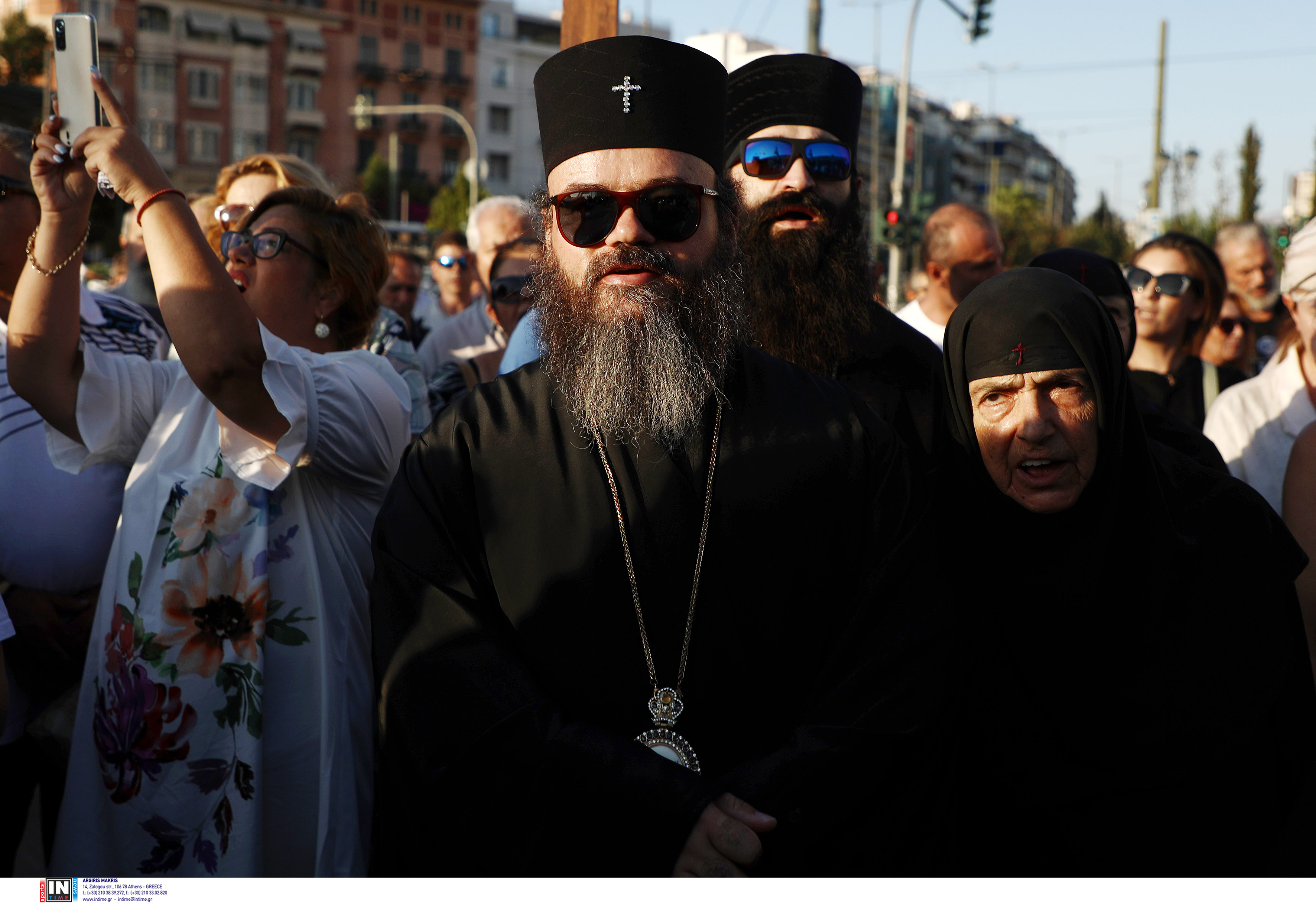 Διαμαρτυρία έξω από την Εθνική Πινακοθήκη έπειτα από «κάλεσμα» του βουλευτή Ν. Παπαδόπουλου-2