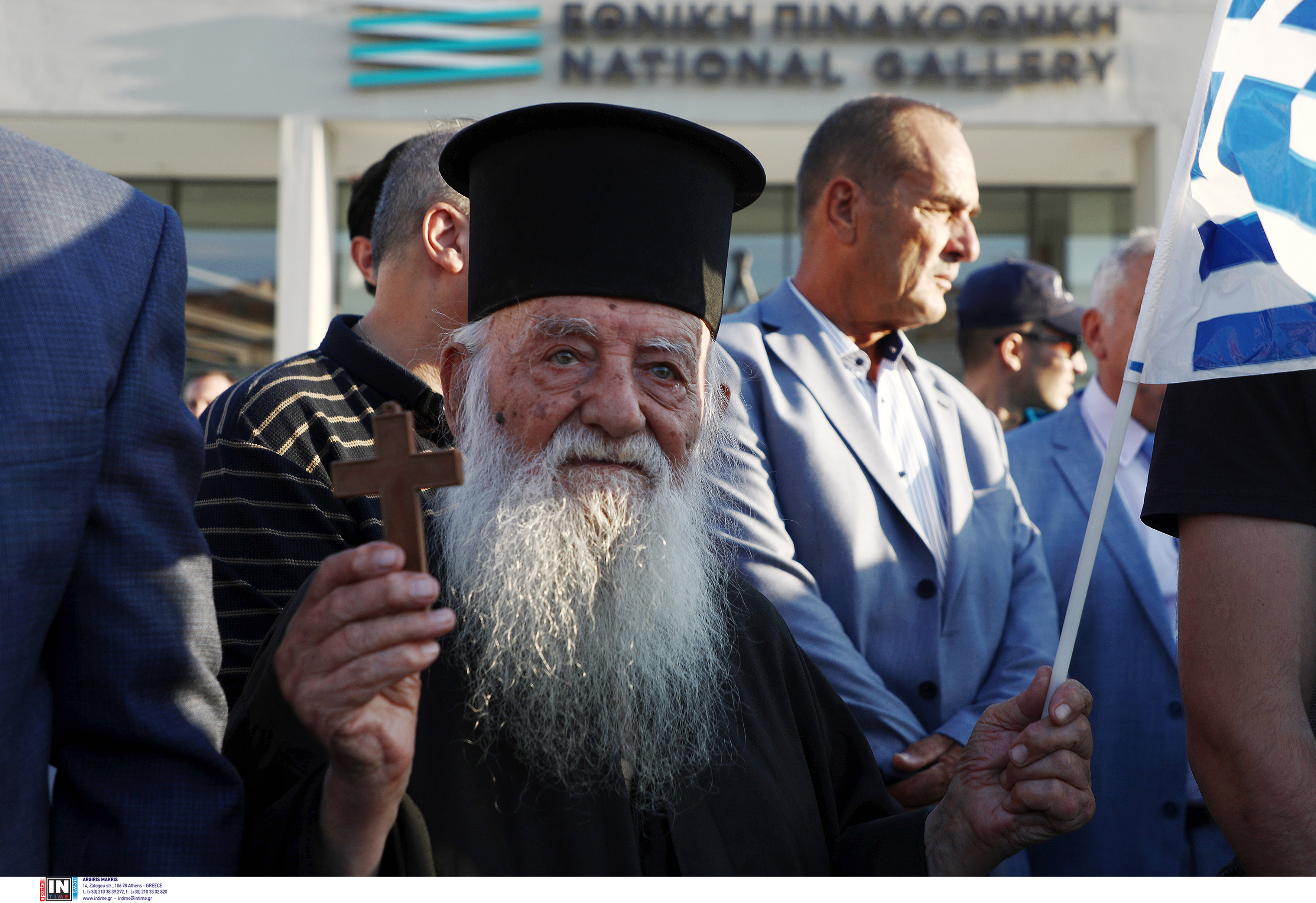 Διαμαρτυρία έξω από την Εθνική Πινακοθήκη έπειτα από «κάλεσμα» του βουλευτή Ν. Παπαδόπουλου-3