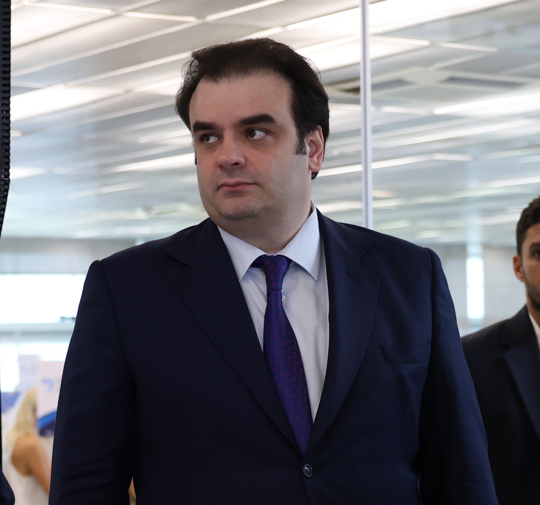 Εντός και Εκτός: Μετά τη Ζωή Κωνσταντοπούλου, ο Βαρουφάκης-1