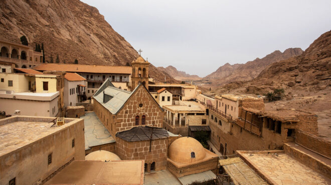 ασκηση-λεπτών-ισορροπιών-με-την-αίγυπ-563795632