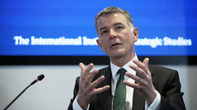 το-νέο-φιλόδοξο-πρότζεκτ-της-μι6-και-η-τ-563828293