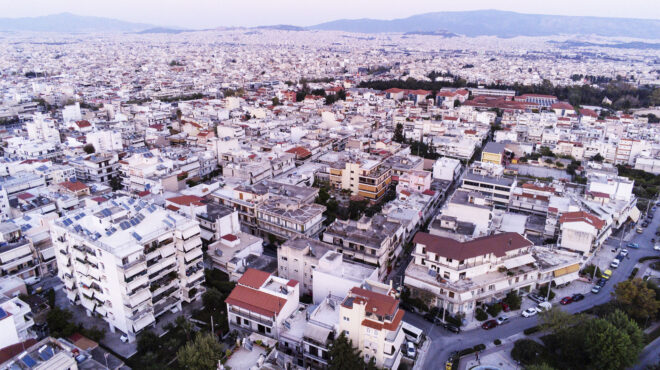 οι-πέντε-λόγοι-που-μένουν-κλειστά-500-000-σπί-563824966