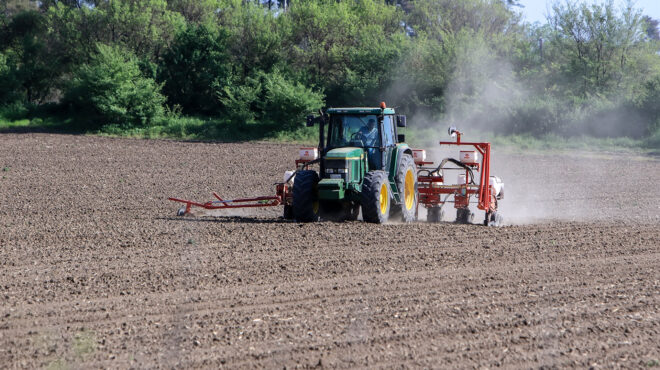 δύο-σκόπελοι-για-το-μαξίμου-563841094