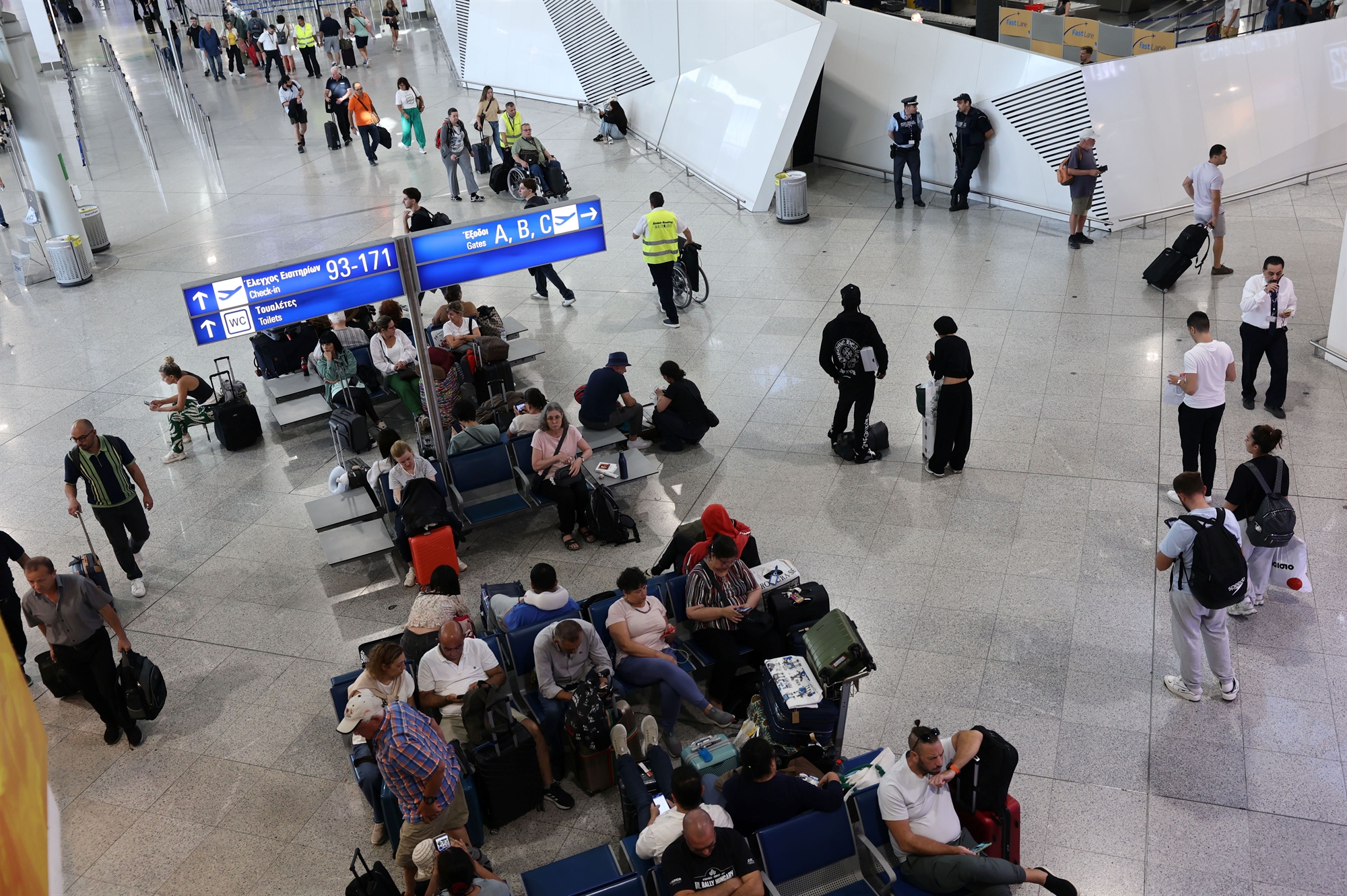 «Ελ. Βενιζέλος»: Καθυστερούν δύο στις δέκα πτήσεις-1