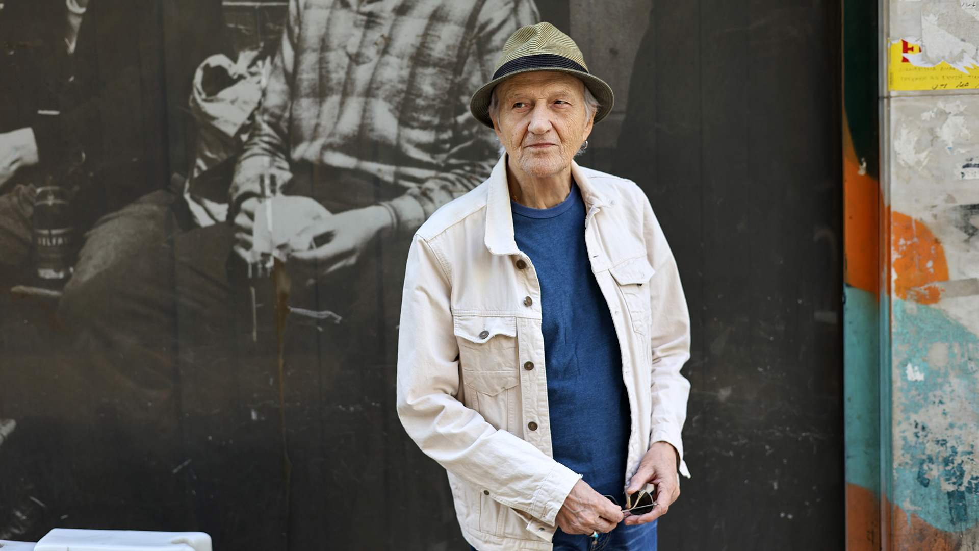 Ο Αλκης Παναγιωτίδης «τραγουδάει ακόμα»-2