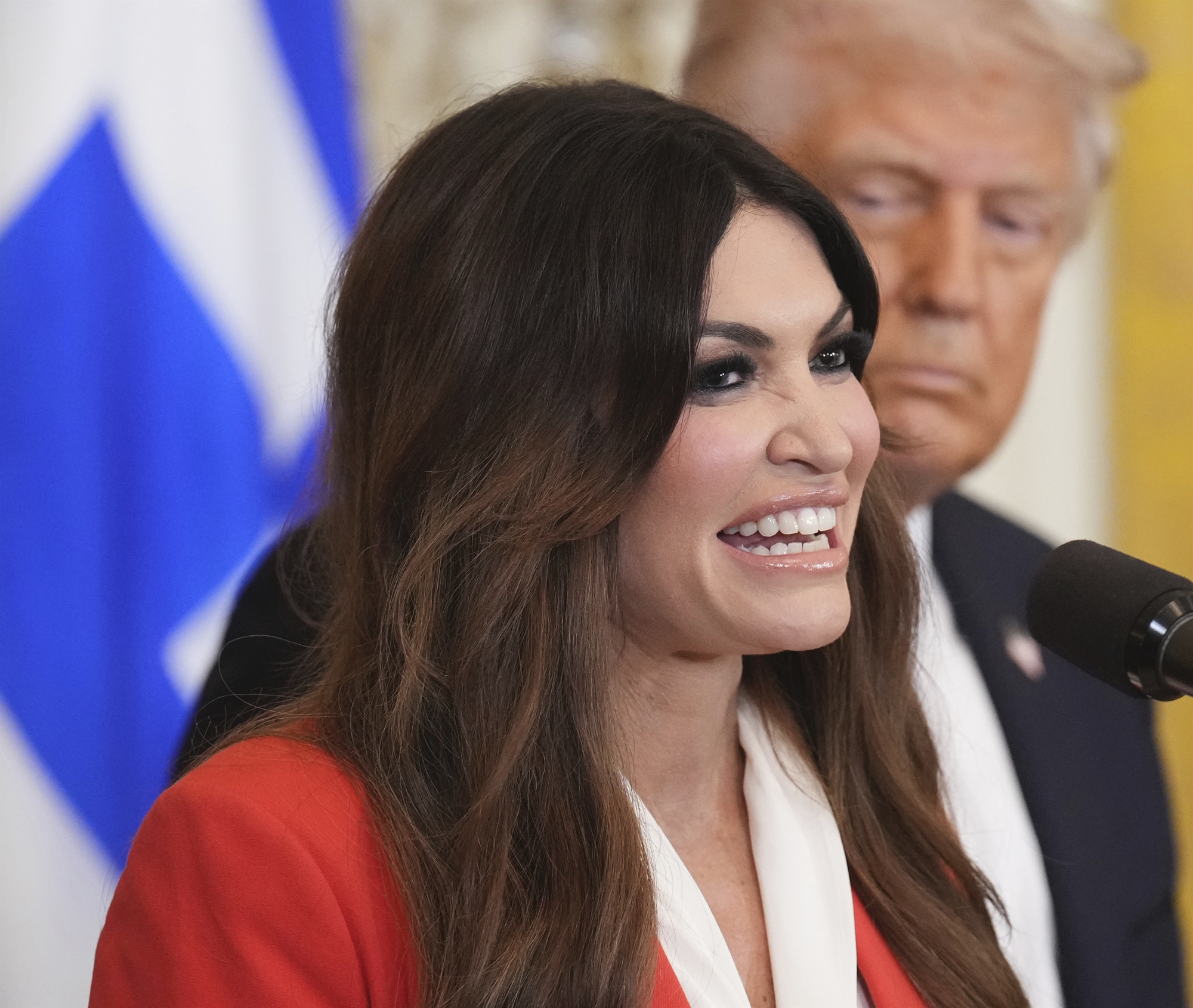 Εντός και Εκτός: Βγήκαν τα μαχαίρια για το καλώδιο-1