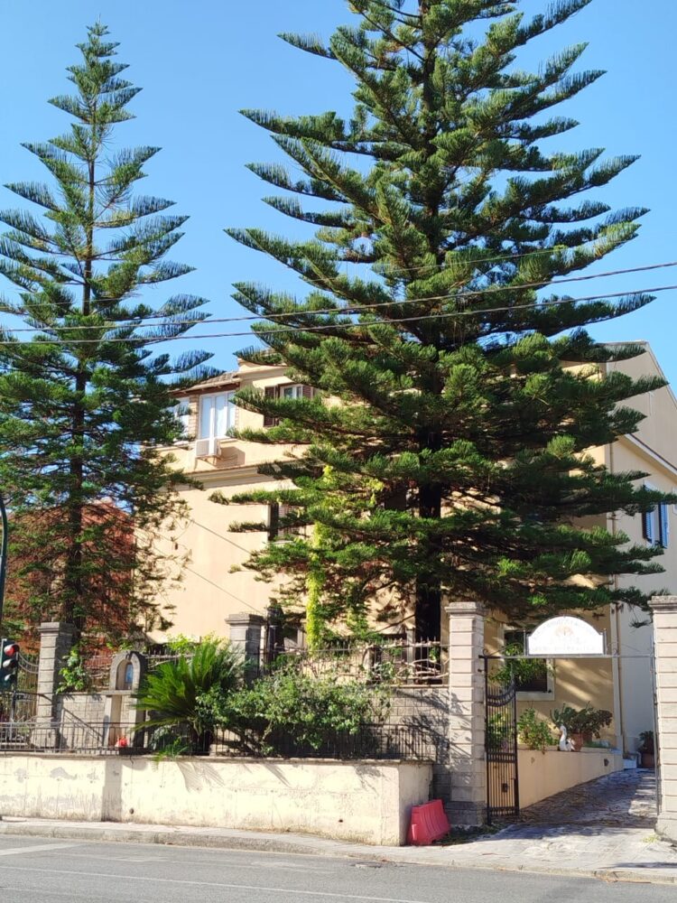 Κέρκυρα: Οι μοναχοί Καπουτσίνοι δεν μένουν πια εδώ-1