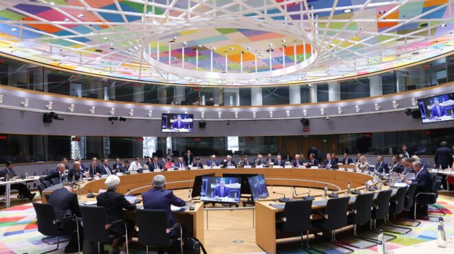 ανεβάζει-ταχύτητες-η-ευρώπη-για-τη-δημ-563823883