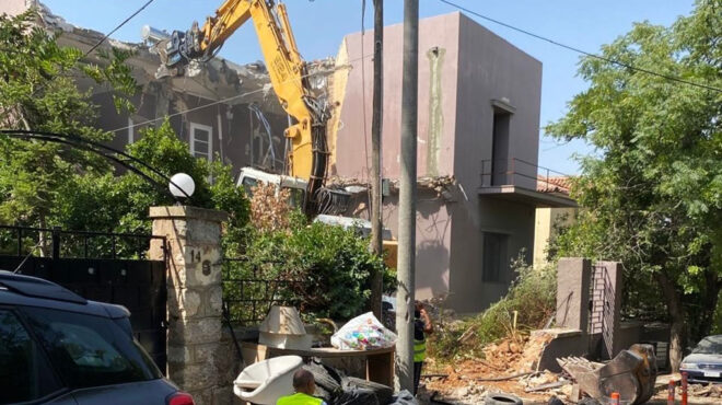 κηφισιά-ολημερίς-το-κατεδάφιζαν-563797777