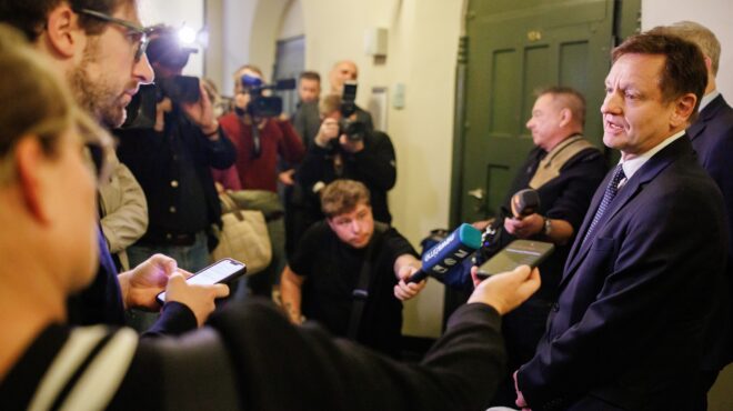 εξωση-της-afd-από-τα-κεντρικά-γραφεία-στο-563836114