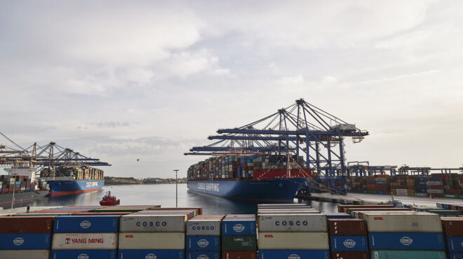 ο-πειραιάς-ανησυχεί-τις-ηπα-563817556