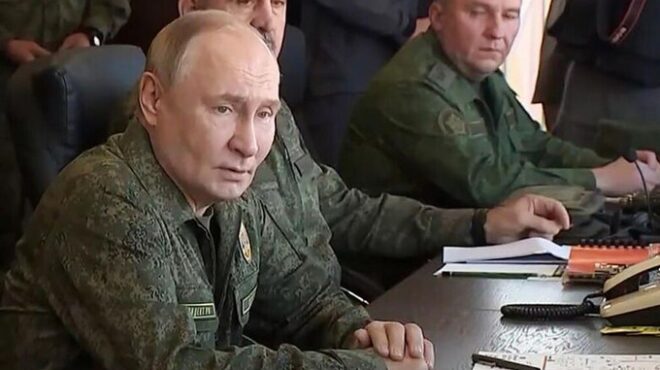 πούτιν-παρακολούθησε-τη-στρατιωτική-563816290
