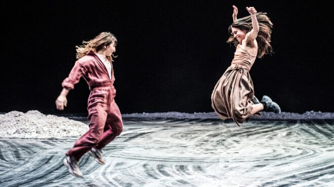 χορεύοντας-μπάλο-σε-αστικό-τοπίο-ο-τ-563798863