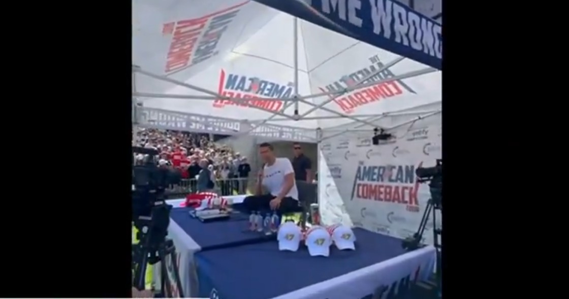 Τσάρλι Κερκ: Δολοφόνησαν τον γνωστό υποστηρικτή του Τραμπ-6