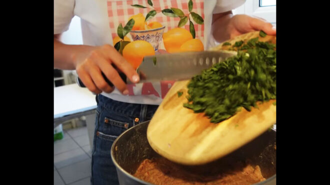 μαγείρισσα-χωρίς-πρόσωπο-563819983