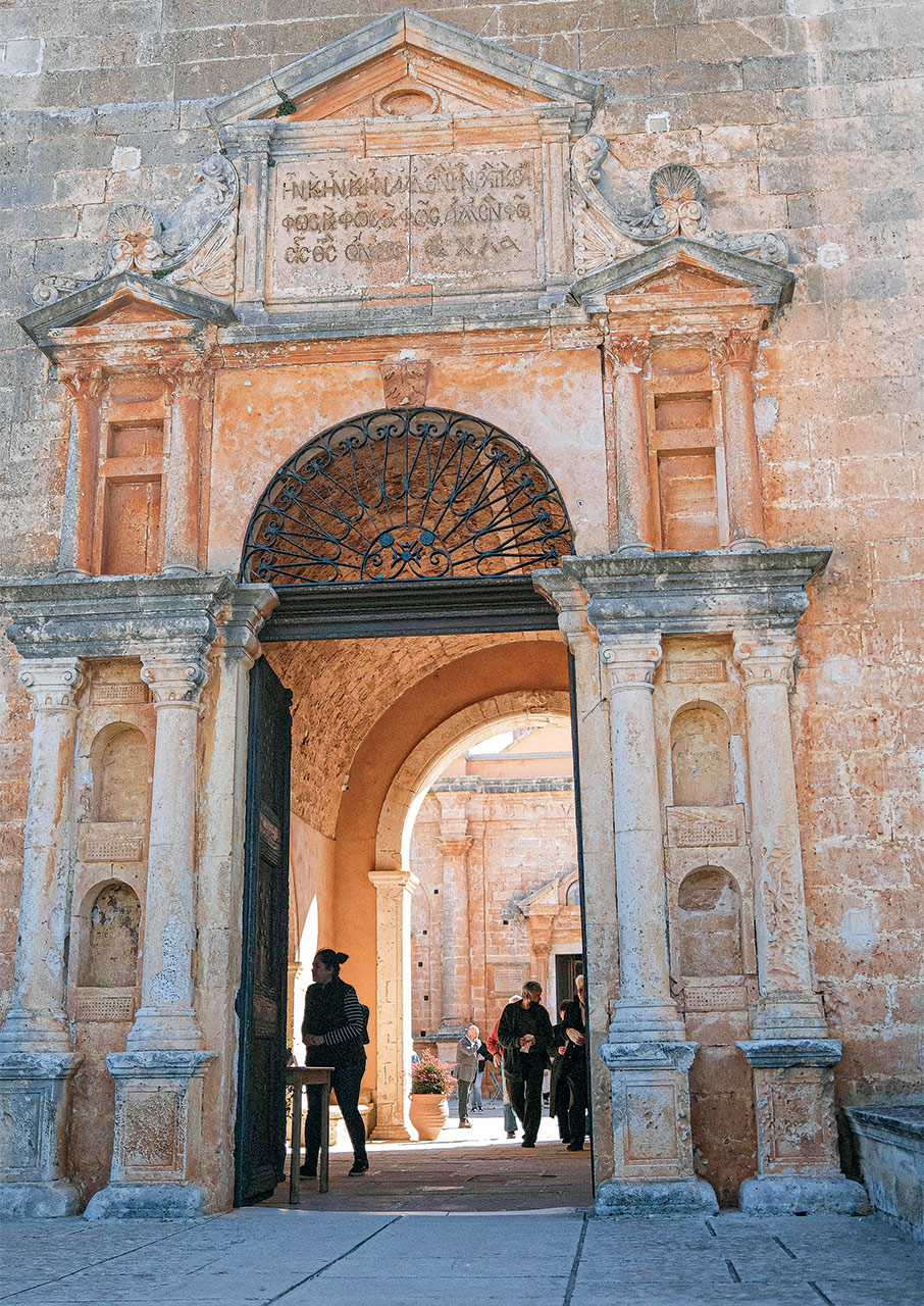 Ακρωτήρι Χανίων: Μια πεζοπορική διαδρομή ανάμεσα σε φύση και μύθους-7