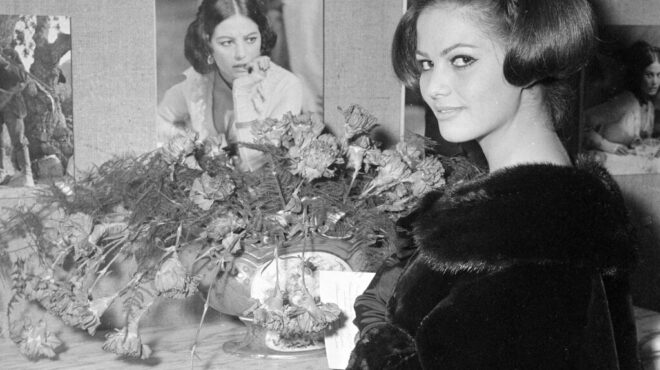 η-αγία-και-θνητή-κλαούντια-καρντινά-563830828