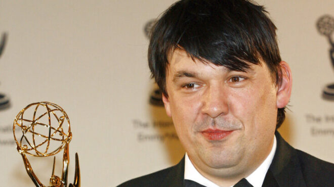 βρετανία-ο-δημιουργός-του-father-ted-συνελήφ-563792827