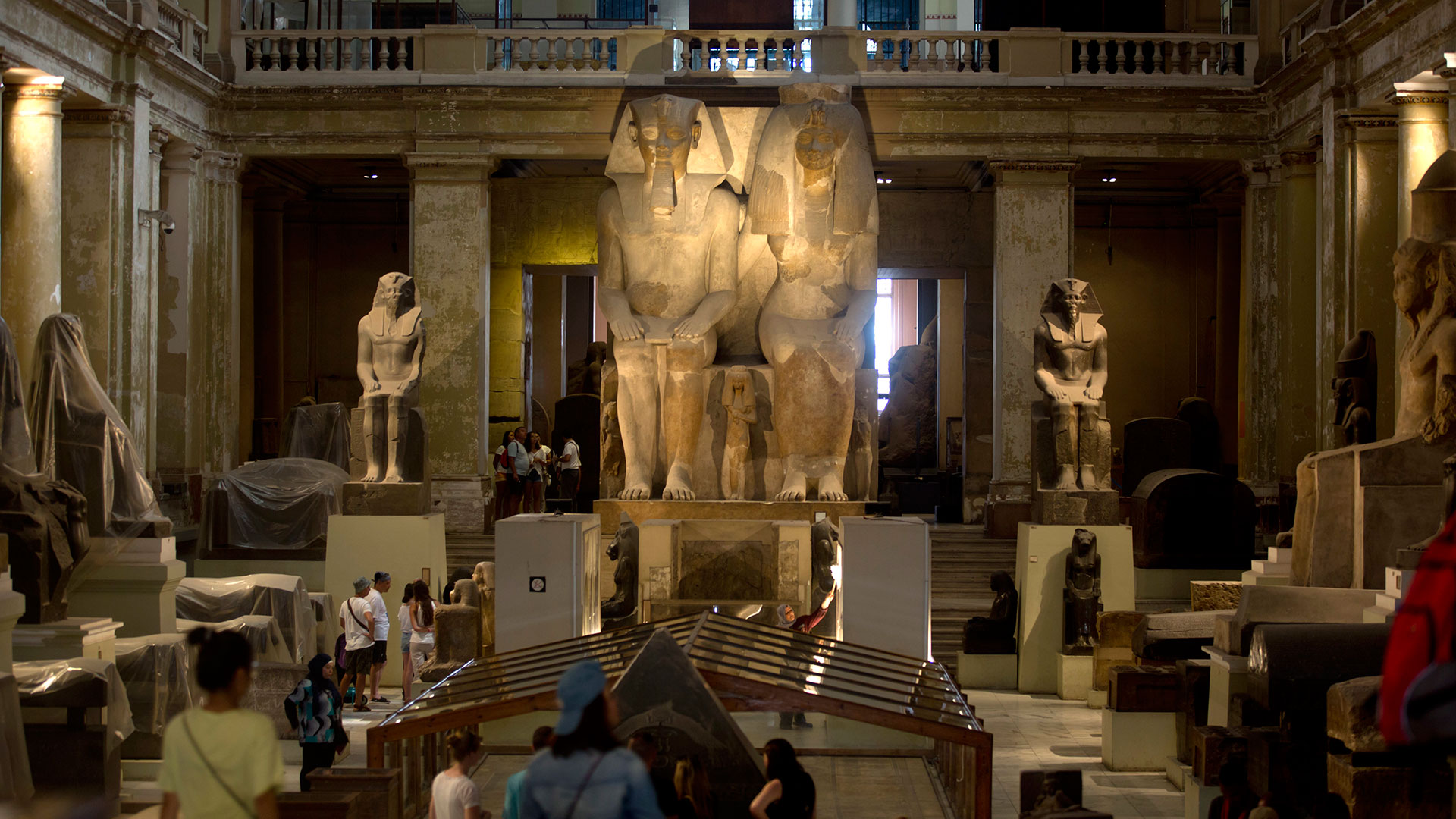 Ο Ελληνας κυνηγός αρχαιοκάπηλων και το χαμένο βραχιόλι του Φαραώ-3