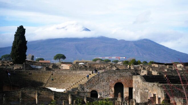 μετά-την-έκρηξη-του-βεζούβιου-κάποιοι-563841490