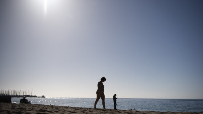 καιρός-αίθριος-με-άνοδο-της-θερμοκρασ-563815249