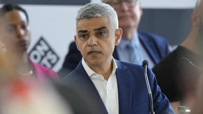 σαντίκ-καν-προς-τραμπ-για-τα-περί-απαί-563831020