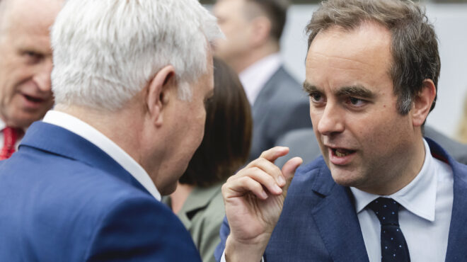 πόλεμος-γενεών-στη-γαλλία-μillennials-εναντ-563797603