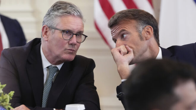 χωρισμένοι-στα-τρία-οι-ευρωπαίοι-για-τ-563795776