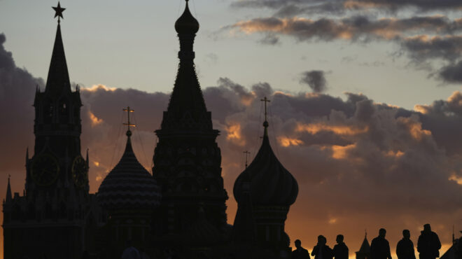 αμερικανοί-μετανάστες-στη-ρωσία-πήγα-563791891