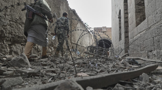 ισραηλινά-πλήγματα-στο-λιμάνι-χοντέι-563816014