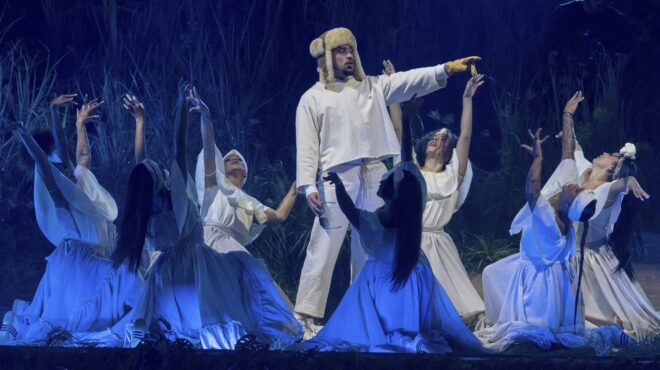 super-bowl-2026-ο-bad-bunny-ο-σταρ-που-θα-τραγουδήσει-στο-ημ-563839360