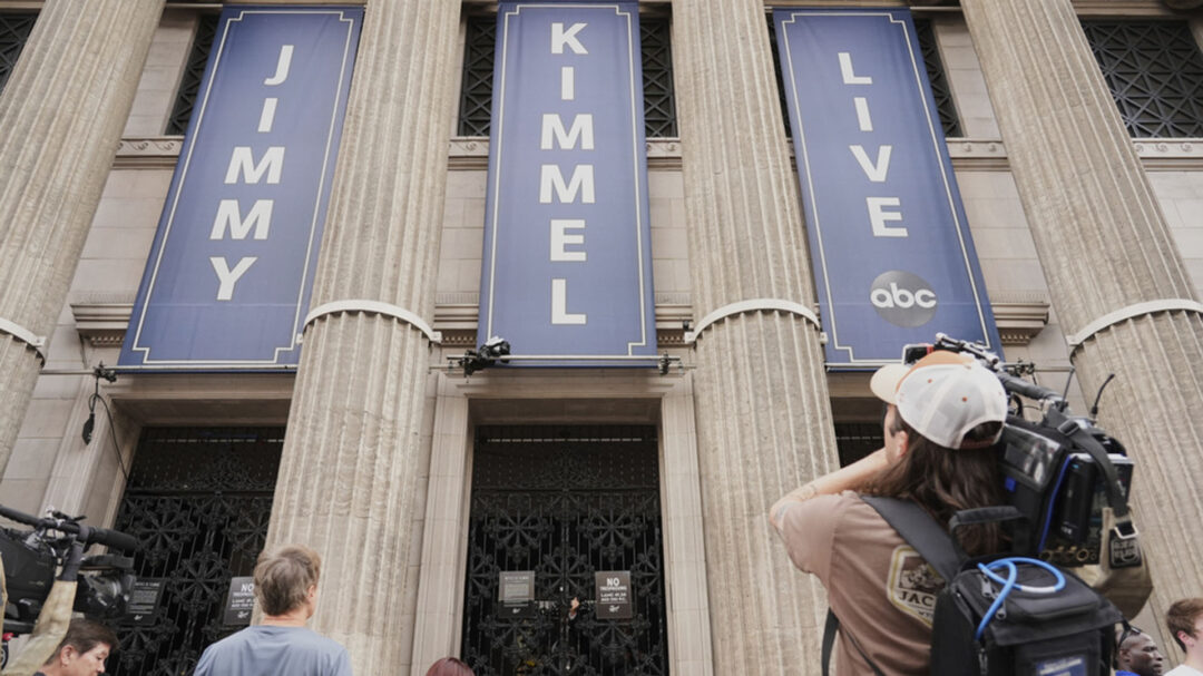 ηπα-το-κόψιμο-του-τζίμι-κίμελ-στη-δίν-563819659