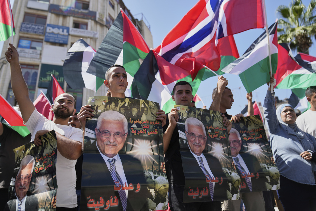 Πανηγυρισμοί στη Δυτική Οχθη για το «κύμα» αναγνώρισης του παλαιστινιακού κράτους-1