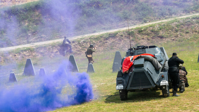 η-έφοδος-του-στρατιωτικού-τουρισμο-563807914