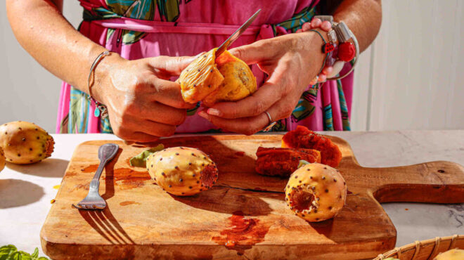 πώς-καθαρίζουμε-τα-φραγκόσυκα-563791480