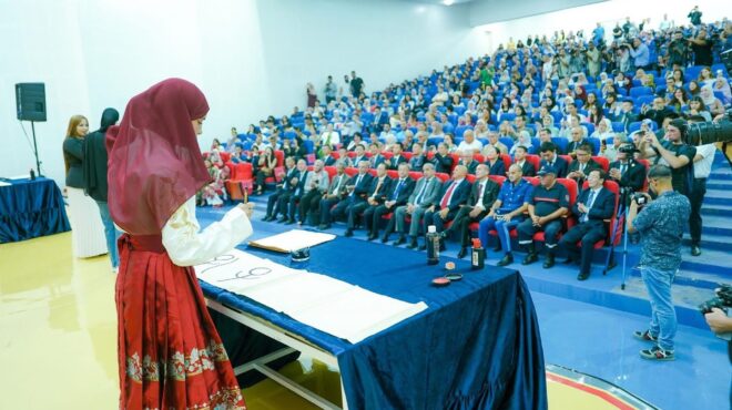 αλγερία-και-κίνα-εμβαθύνουν-τους-μετα-563835169